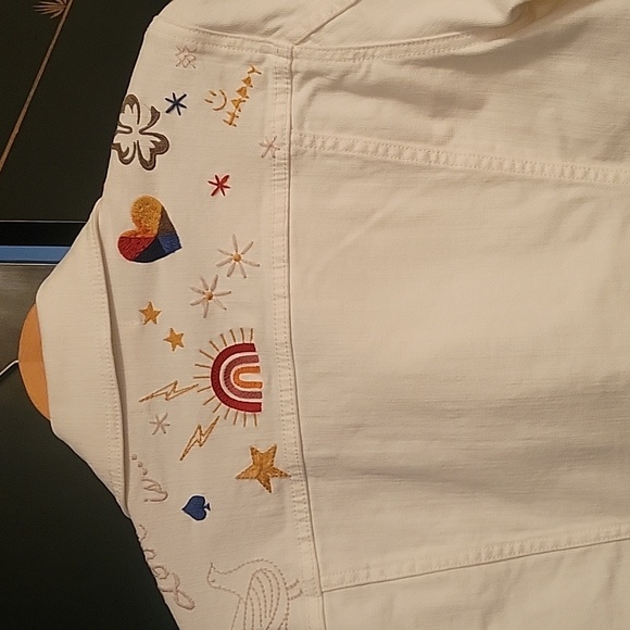 Johnny Was white jean jacket, long sleeve - Picture 5 of 11